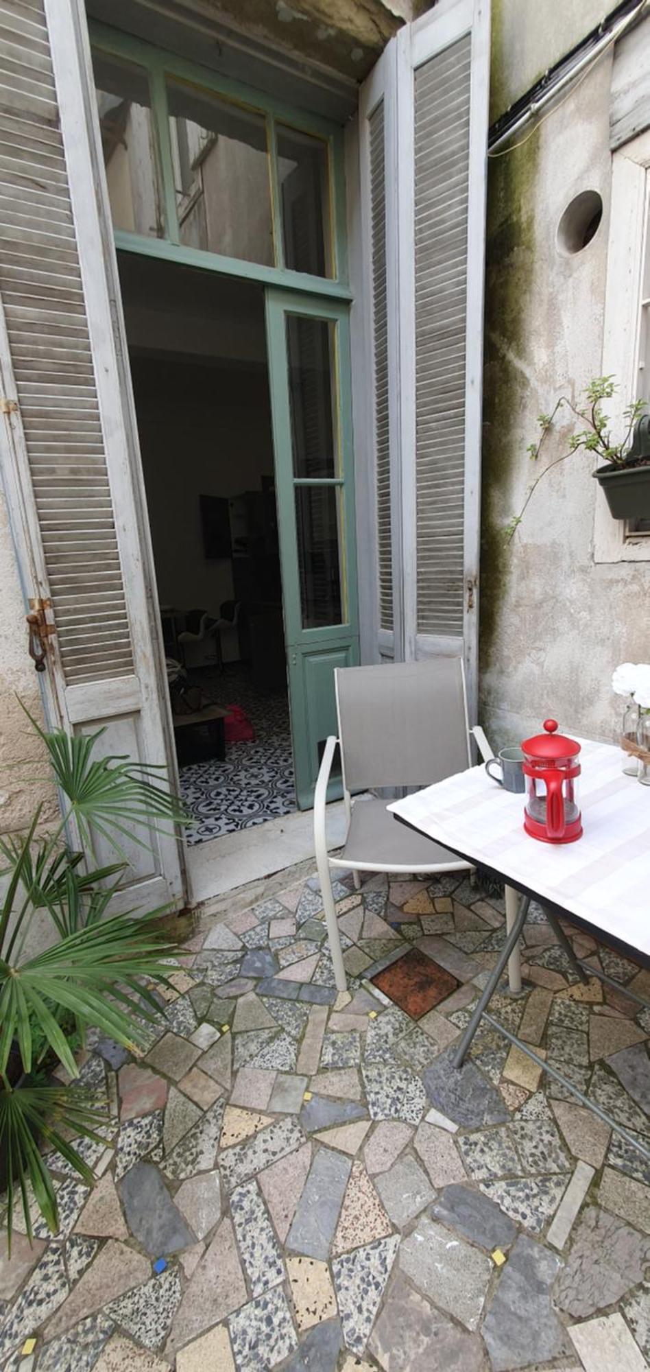 Chez Augustin, En Plein Coeur De *